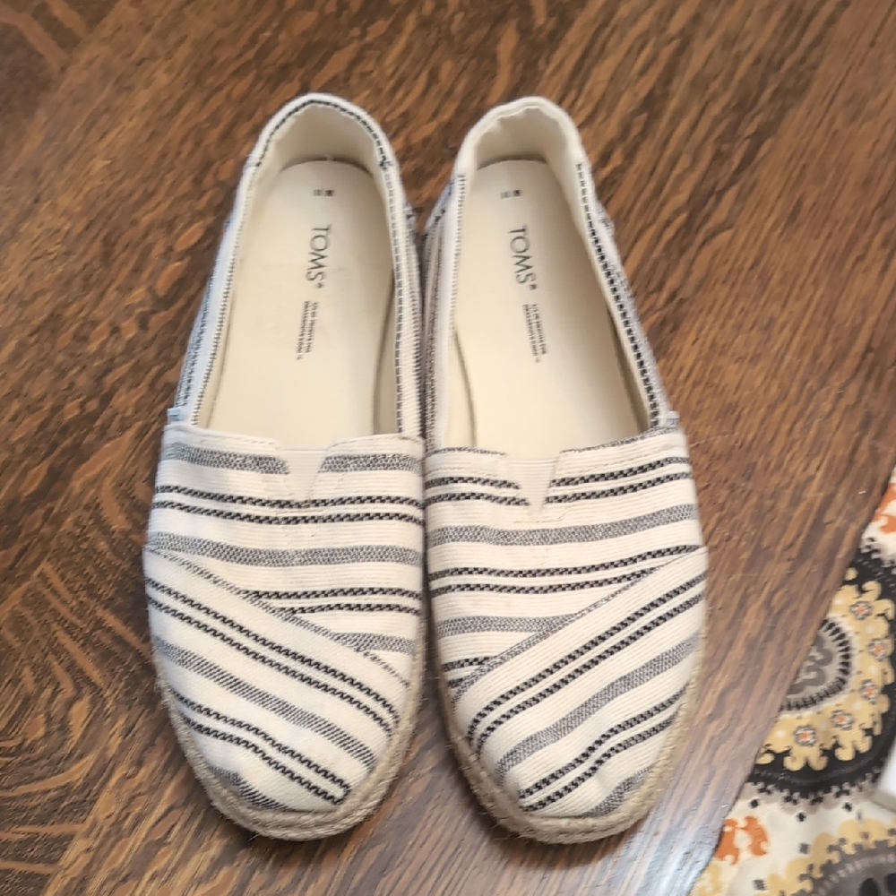 Toms